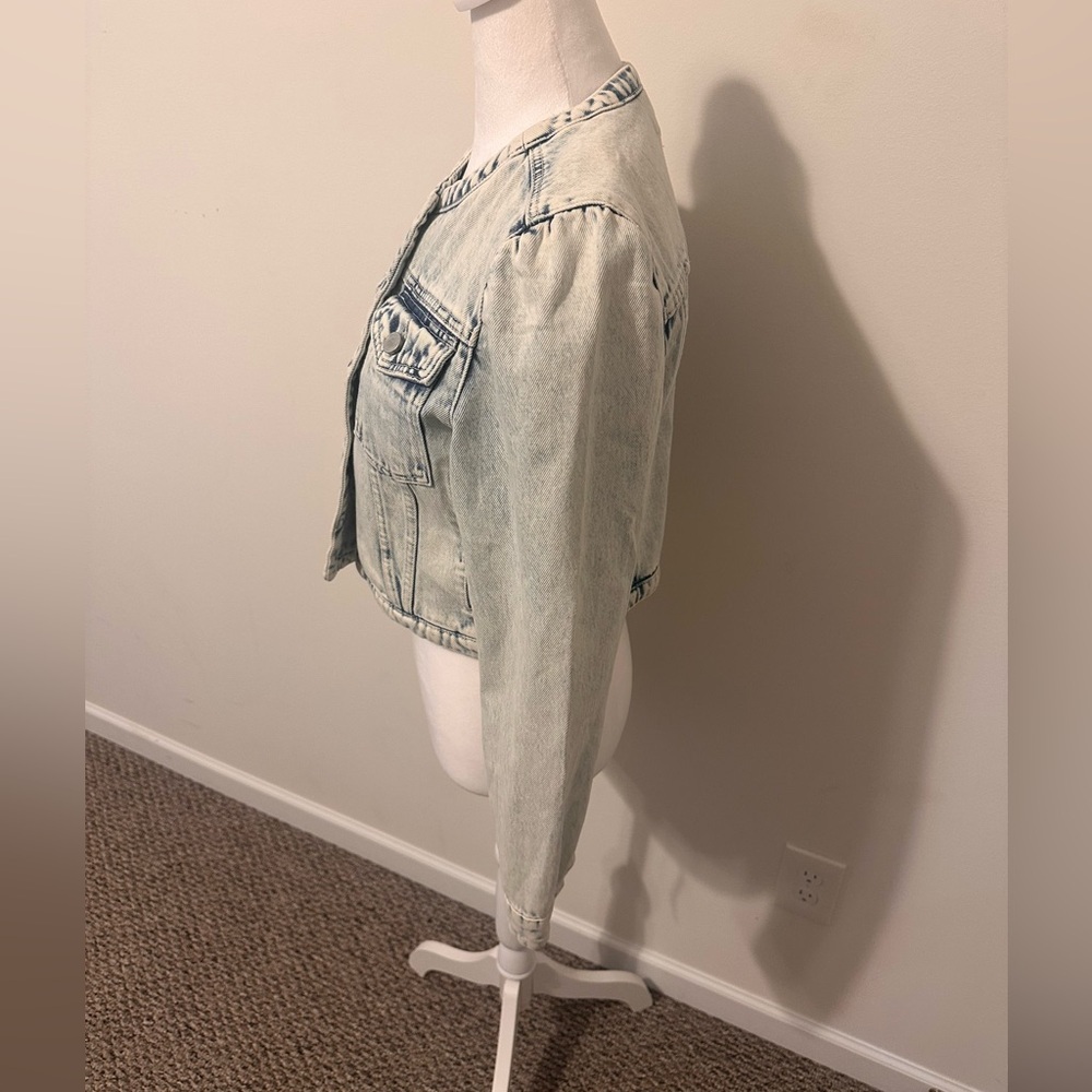 Blank NYC Faded Blue Denim Jacket Size Small - Picture 2 of 7